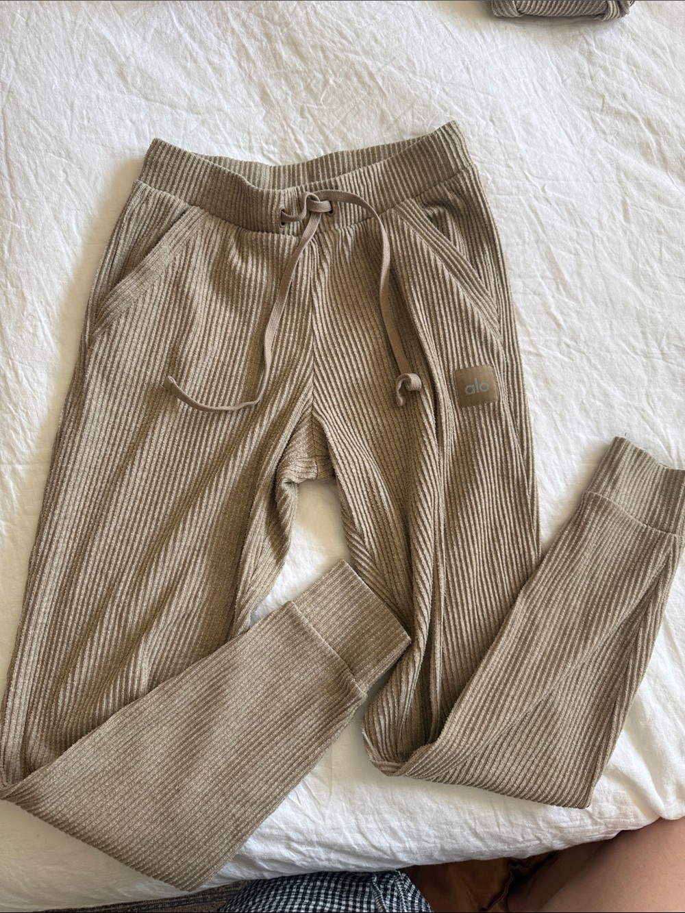 ALO Yoga Muse Sweatpants